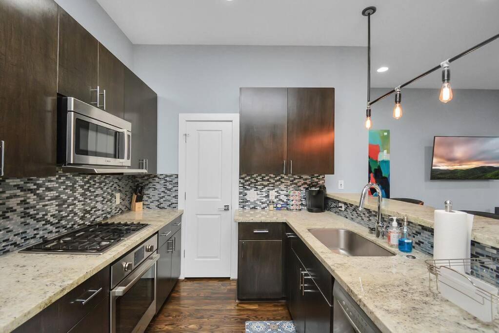 יוסטון Skyline Views - Sleeps 10 Home Near Downtown מראה חיצוני תמונה