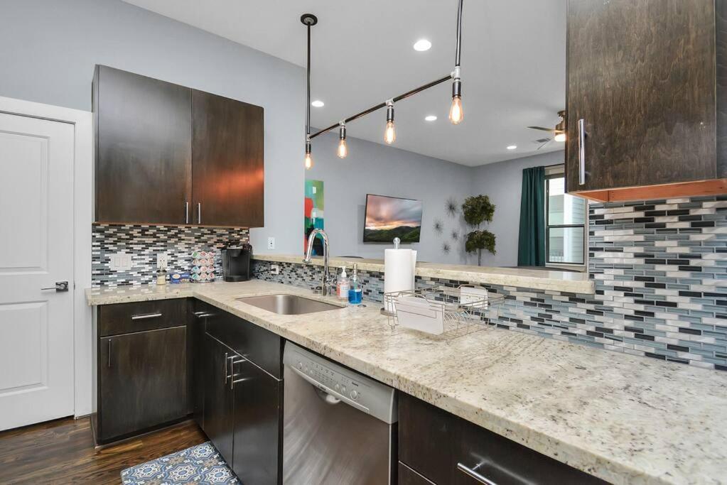יוסטון Skyline Views - Sleeps 10 Home Near Downtown מראה חיצוני תמונה