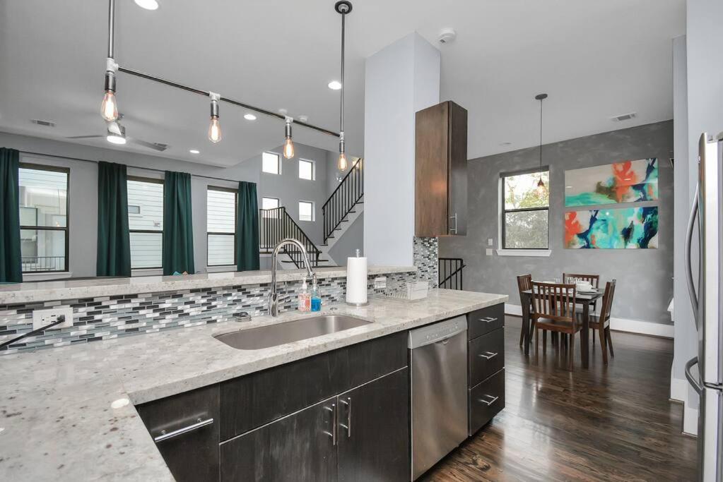 יוסטון Skyline Views - Sleeps 10 Home Near Downtown מראה חיצוני תמונה