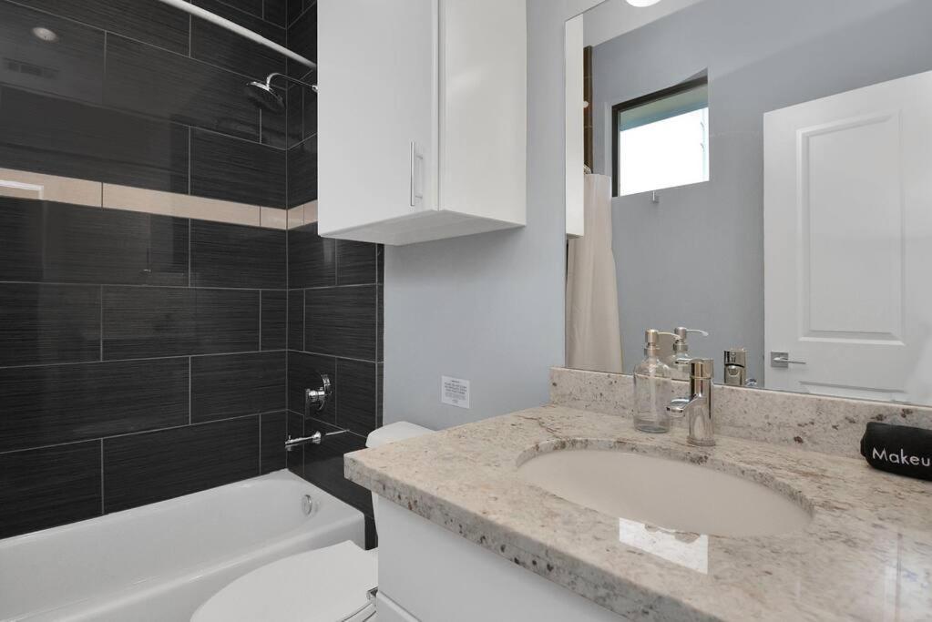 יוסטון Skyline Views - Sleeps 10 Home Near Downtown מראה חיצוני תמונה